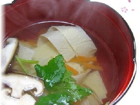 生湯葉でお吸い物